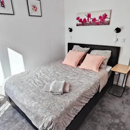 Apartment T2 Renove, Calme & Lumineux, 17e Paris